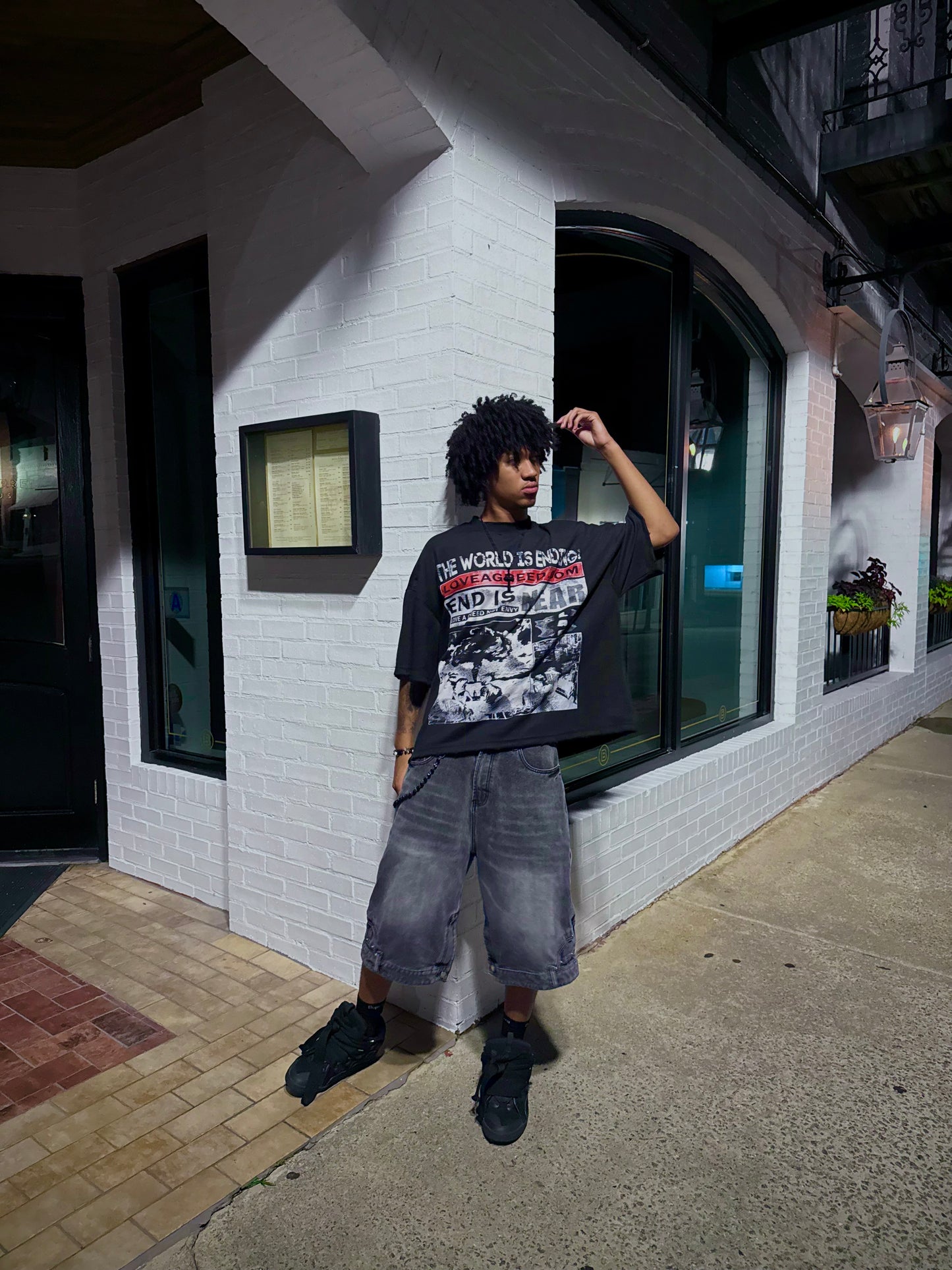 "END" Tee